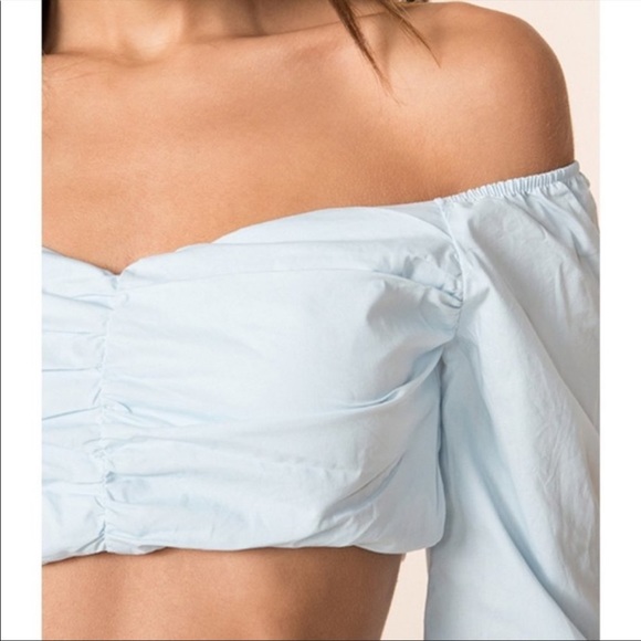 Ballon sleeve top- revolve - Picture 3 of 5